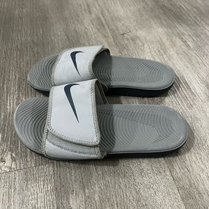 Nike flip flop